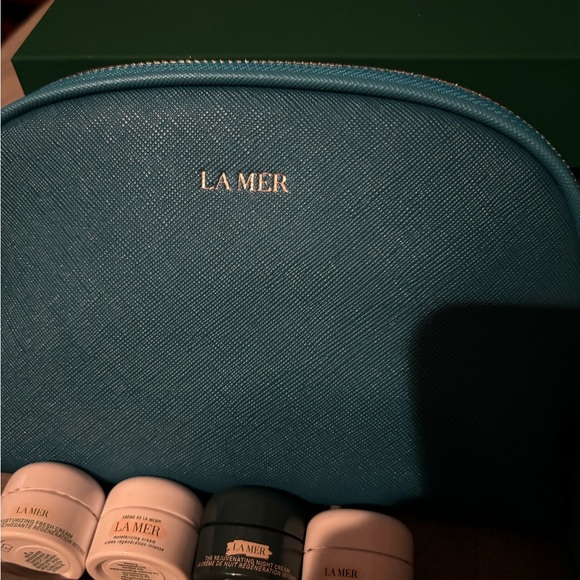 La Mer Skincare Collection with Teal Bag - Picture 3 of 7